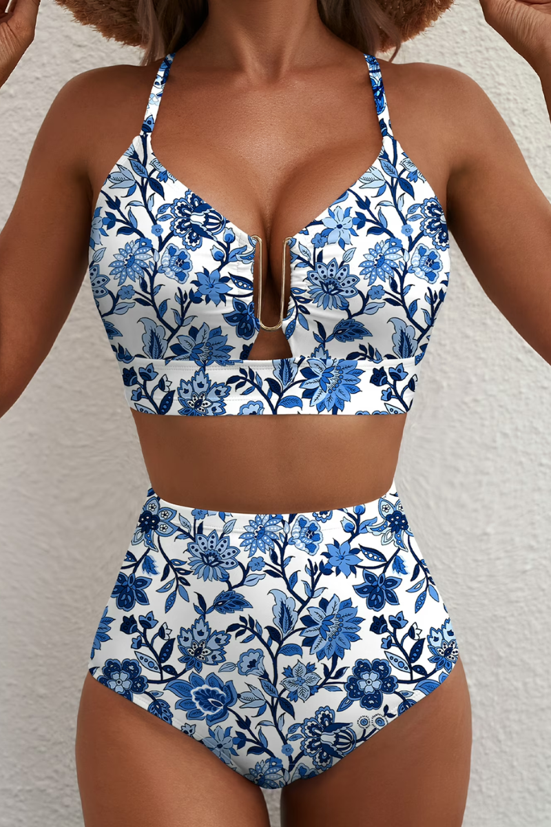 Bikini femme bleu à bretelles, haut à découpe centrale, slip taille haute à fleurs