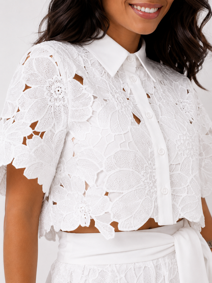 Ensemble deux pièces Isabela blanc en dentelle, haut manches volantées et pantalon large