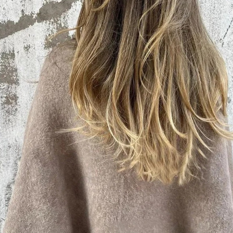 Veste courte en tissu kaki, col boutonné et manches évasées