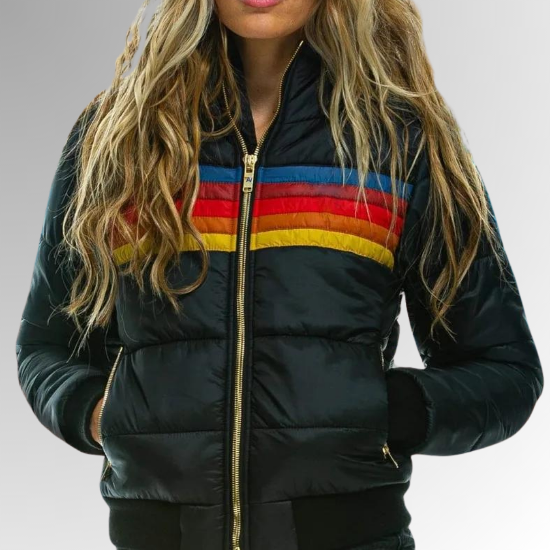 Veste imperméable à capuche noire, rayures colorées, zip central visible