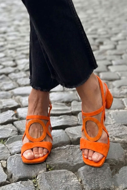 Sandales été à brides, orange, bout ouvert, talon bloc bas, lanière arrière.