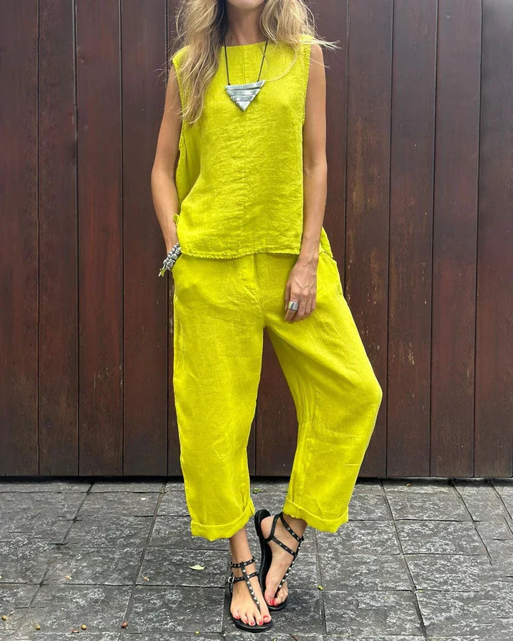 Ensemble décontracté jaune : débardeur sans manches et pantalon ample taille haute