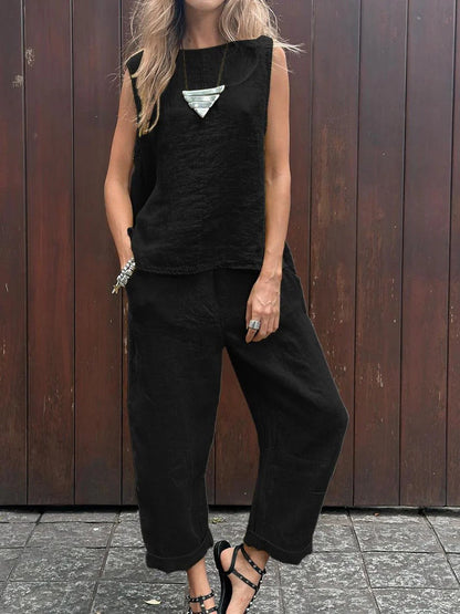 Ensemble décontracté noir : débardeur sans manches et pantalon ample assorti