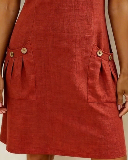 Robe Lina™ rouge en lin, poches poitrine boutonnées et zippé au col