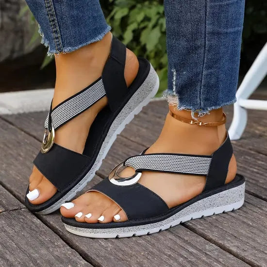 Sandales Luna Côtières noires, brides texturées et anneau doré, semelle plateforme