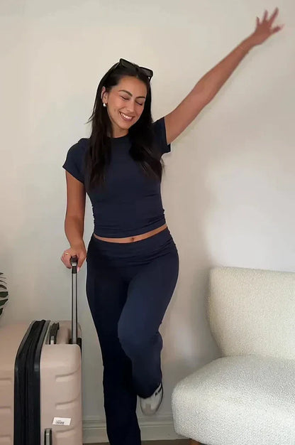Ensemble lounge marine : haut manches courtes et pantalon ajusté