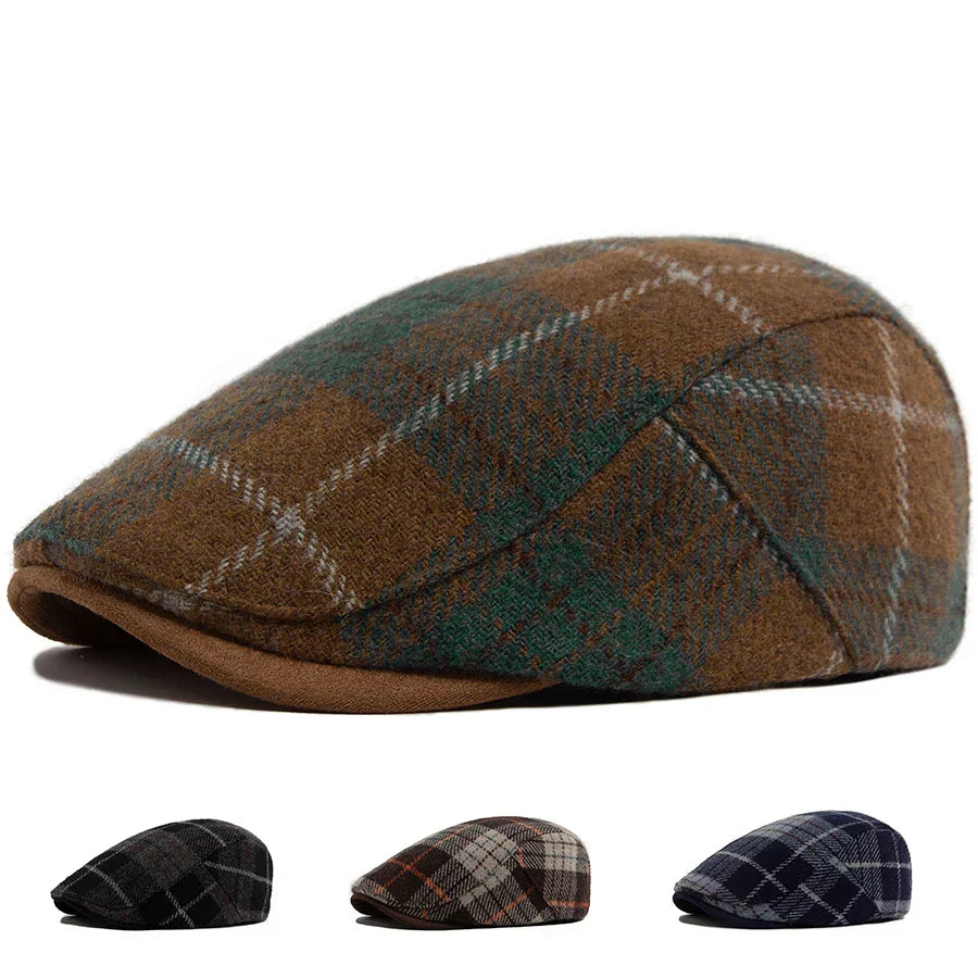 Lot de casquettes homme à carreaux, une principale brune et trois miniatures assorties