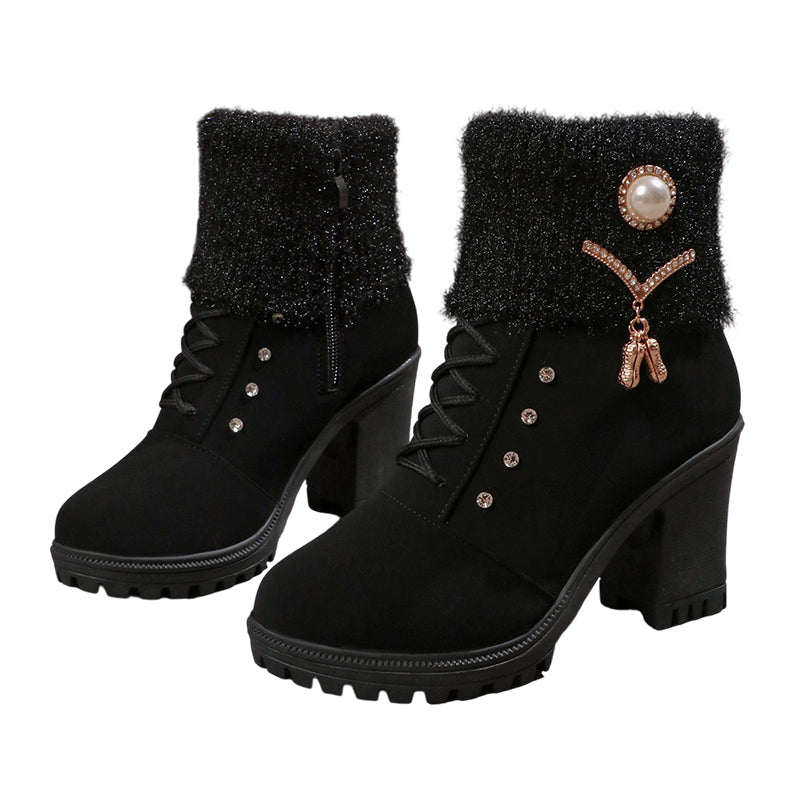 Bottines femme noires à talon épais, manchettes fausse fourrure, lacets et déco strass