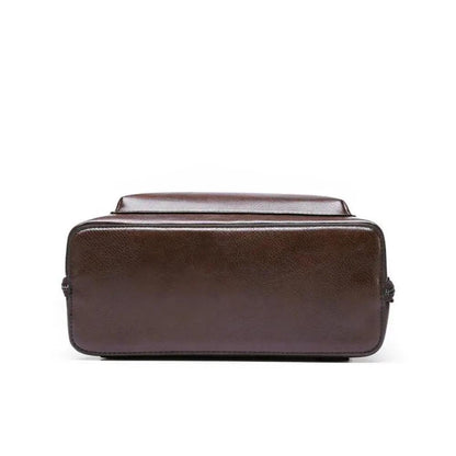 Sac à dos en cuir marron, vue arrière, double fermeture éclair