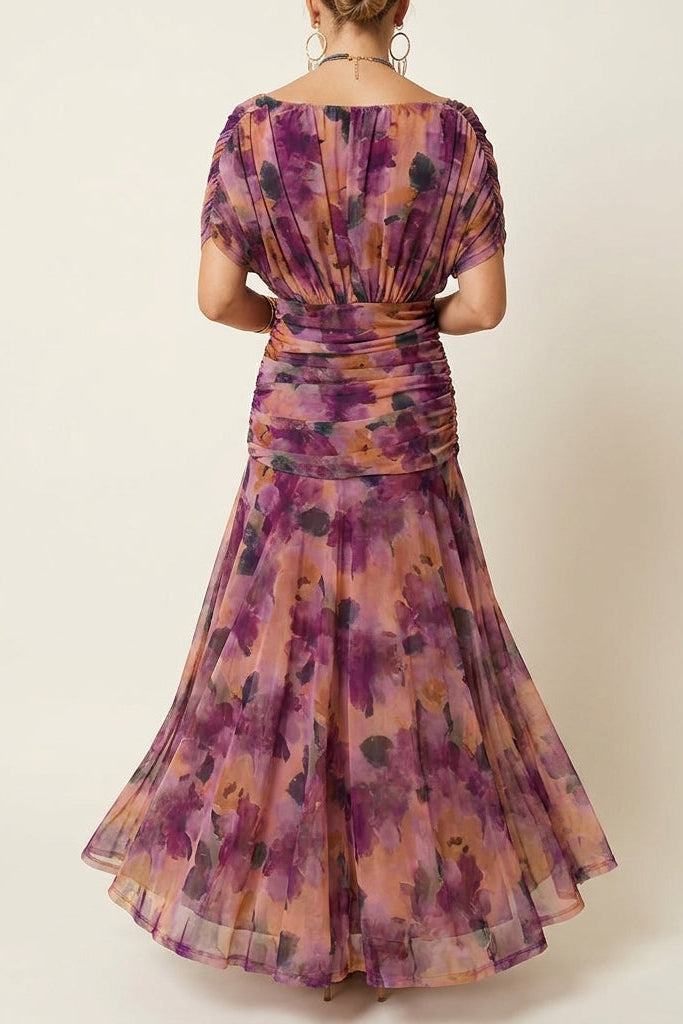 Robe longue en tulle drapée Carlota™, motif floral violet, épaules dégagées, jupe ample