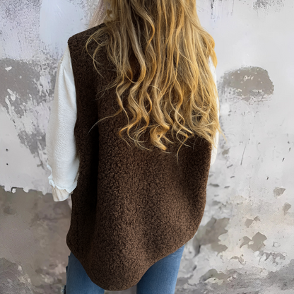 Gilet sans manches en tissu doux marron, boutons pression, poches plaquées