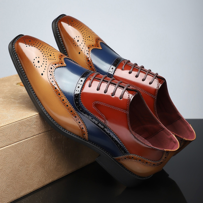 Chaussures brogues wingtip vintage en cuir orange, bleu et blanc, lacets sur l’empeigne