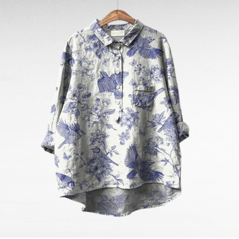Chemisier en lin blanc cassé, col chemise, boutons, motif fleurs et papillons bleu