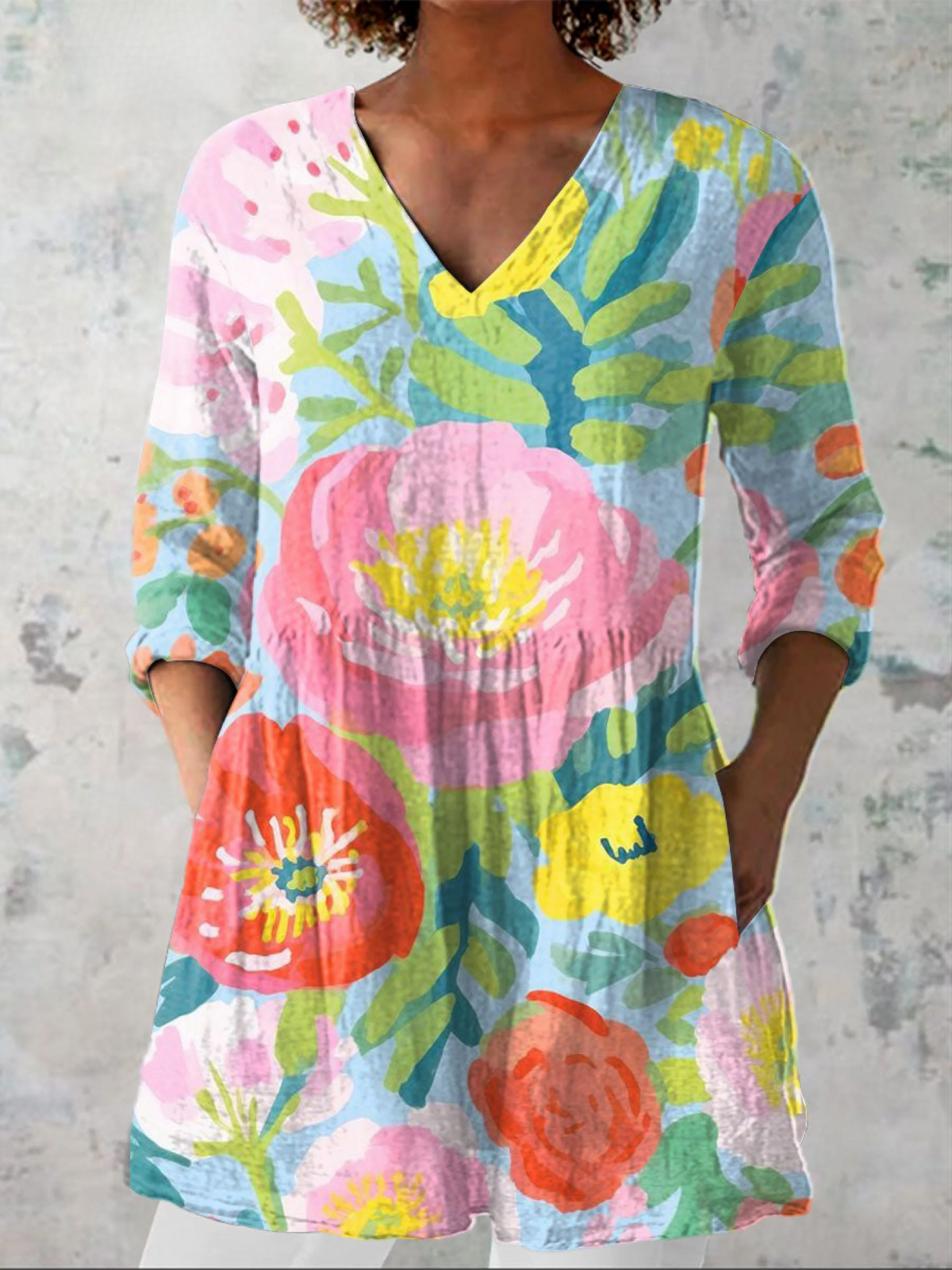 Blouse longue multicolore à décolleté en V, manches 3/4, motif floral