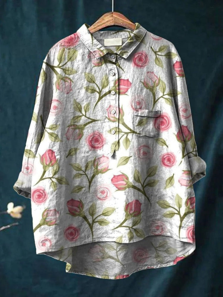 Chemise brodée fleurs roses et vertes sur fond gris clair, boutonnée, poche
