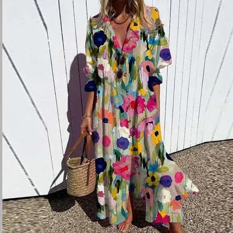 Robe bohème longue multicolore, encolure V boutonnée, manches volant, motifs floraux.