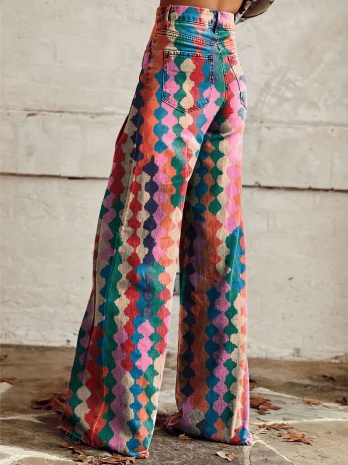 Pantalon ample bohème multicolore, taille smockée et jambes évasées