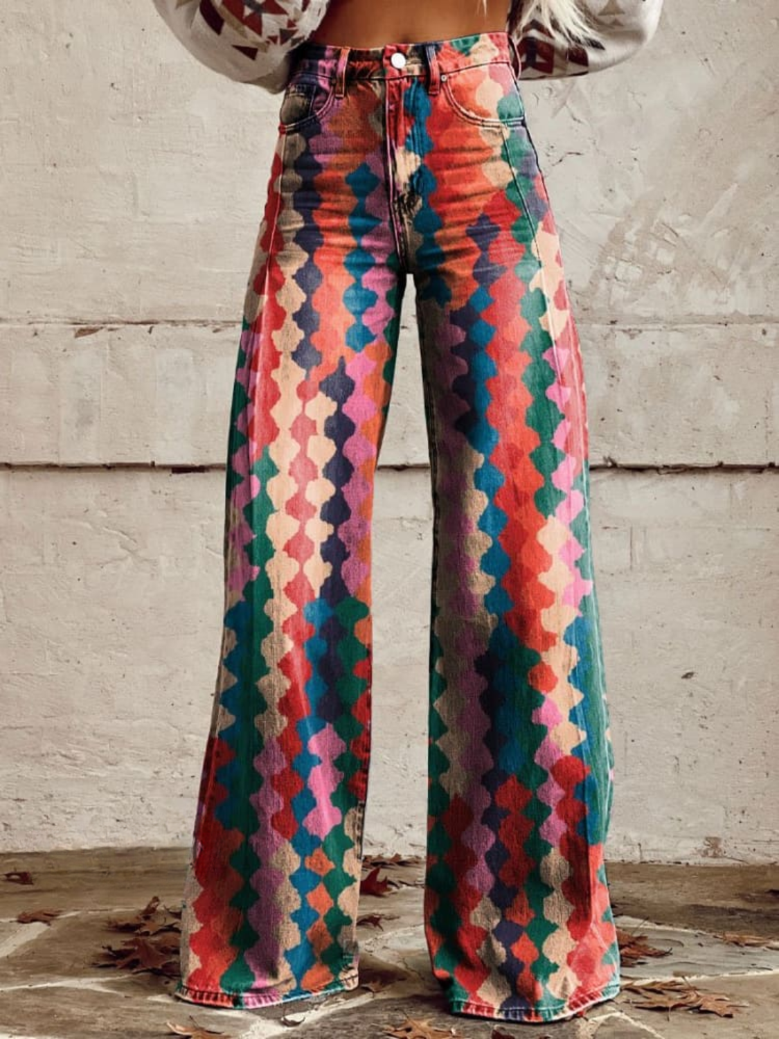 Pantalon multicolore à jambes évasées, taille boutonnée et imprimé losanges