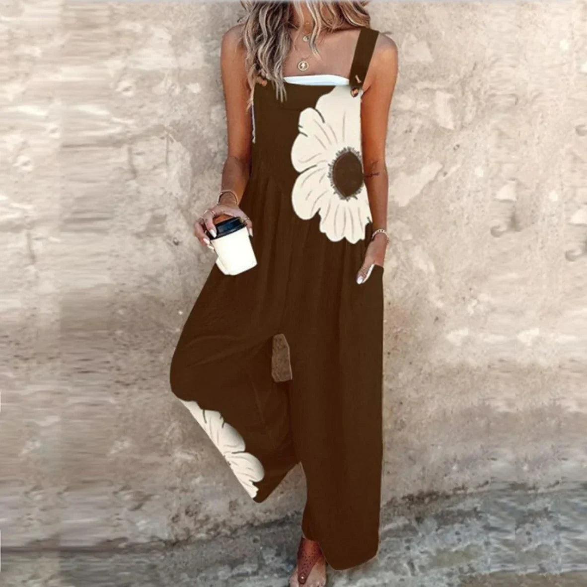 Robe longue marron foncé sans manches, coupe déstructurée, grand motif fleur blanche