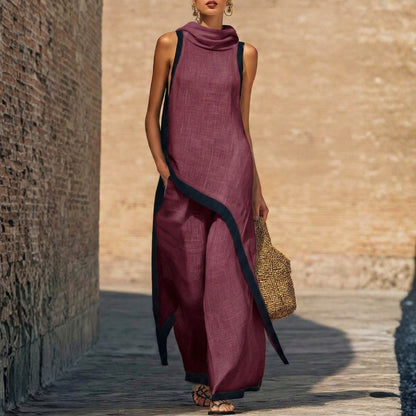 Robe longue en lin bordeaux sans manches, col drapé, bordures contrastées bleu nuit.
