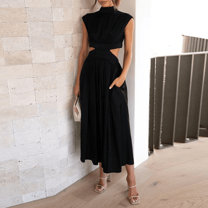 Robe longue noire à col montant sans manches, taille froncée et jupe ample