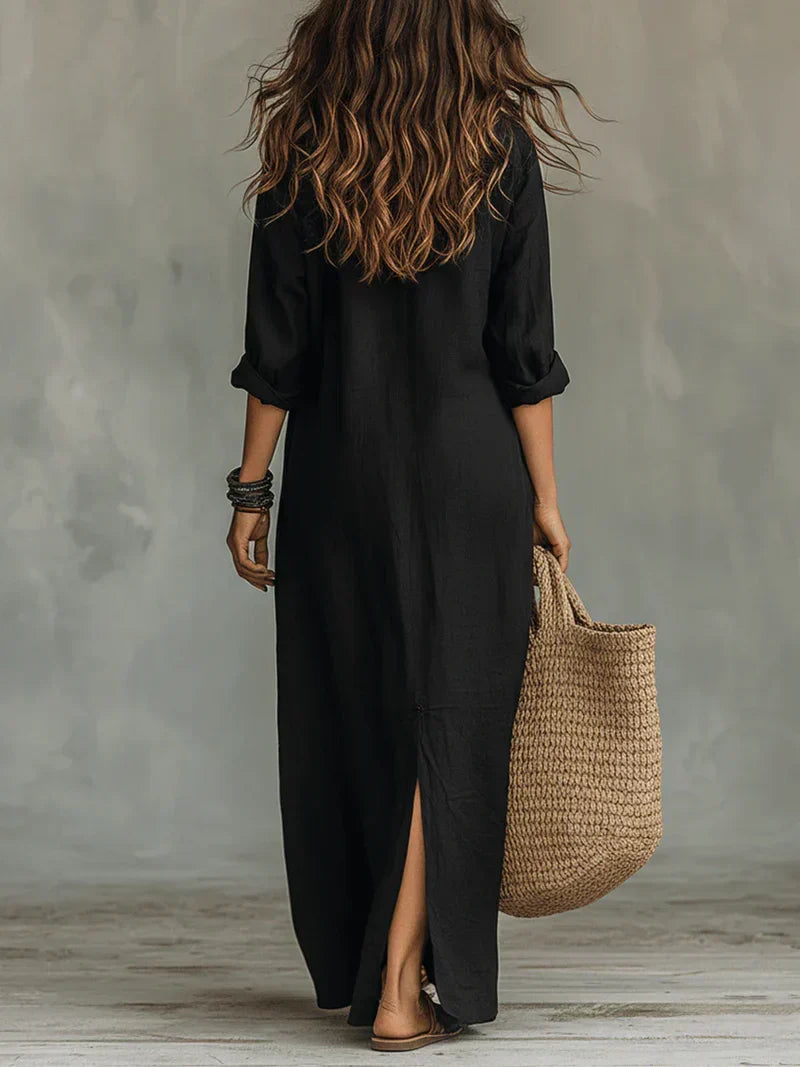 Robe maxi ample noire à boutons, manches trois-quarts et fente centrale
