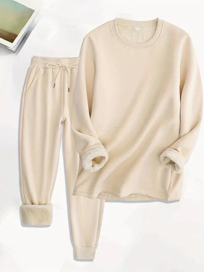 Ensemble hivernal crème : sweat à manches longues et pantalon jogging à cordon