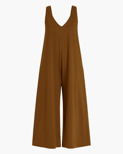 Combinaison ample sans manches marron, vue de face, décolleté V, jambes larges