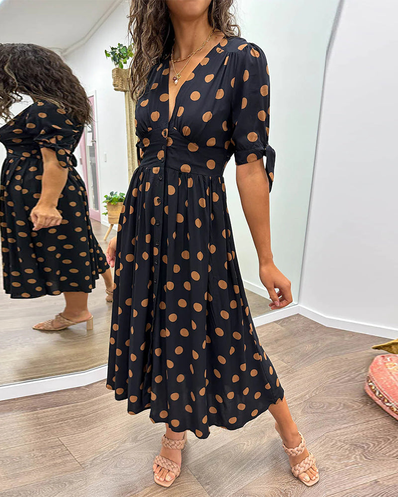 Robe midi Miley bleue à pois, col en V, manches trois-quarts, taille ceinturée