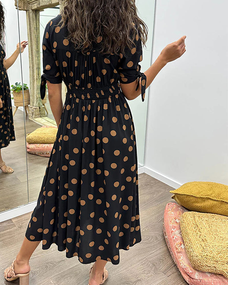 Robe midi Miley noire à pois, manches trois-quarts, décolleté en V, ceinture à la taille