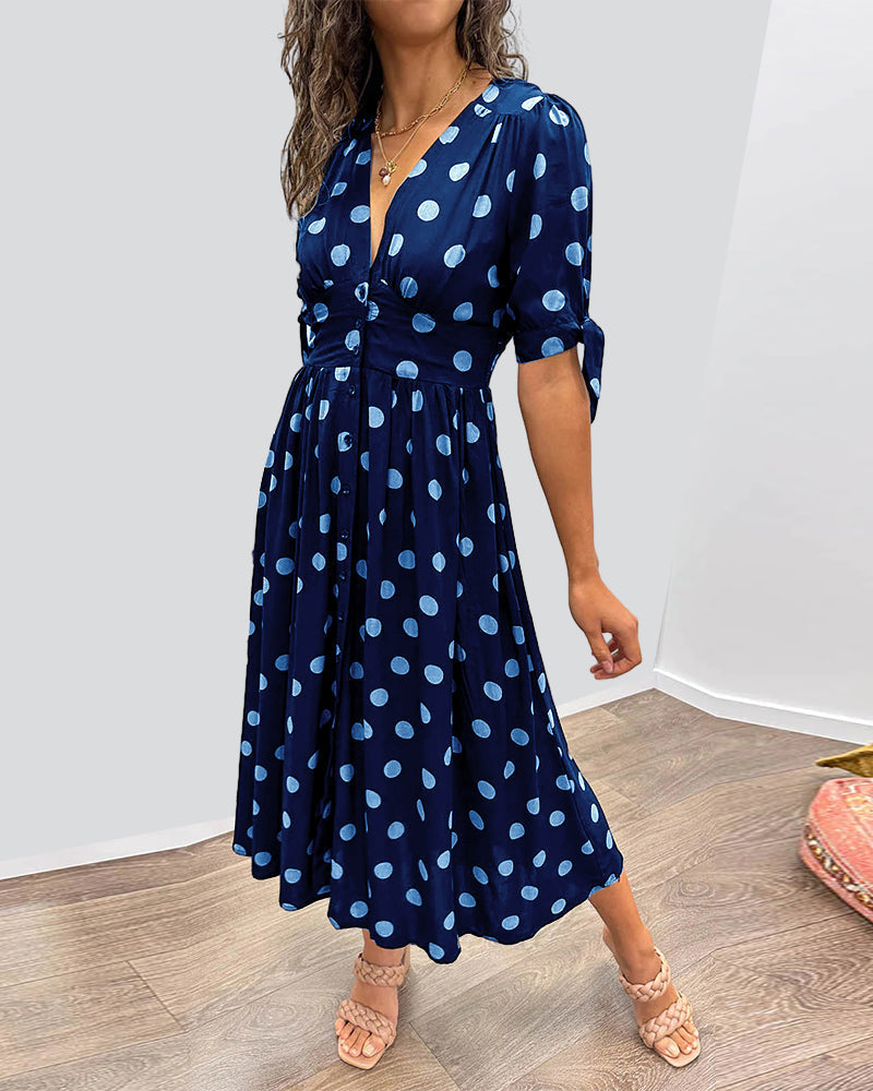 Robe midi Miley bleue à pois blancs, col en V, manches trois-quarts, ceinture à la taille