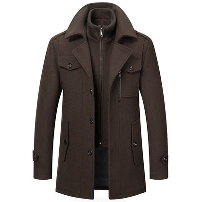 Manteau homme brun foncé, col montant, fermeture zippée, poches latérales boutonnées
