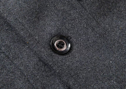 Manteau homme gris foncé, bouton-pression métallique brillant