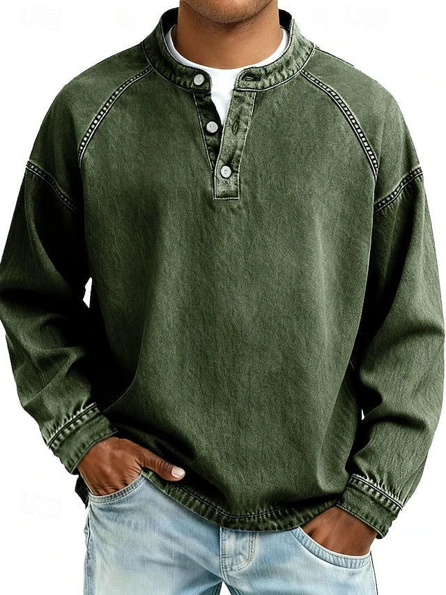 Pull henley manches longues délavé vert foncé, encolure boutonnée, poignets côtelés