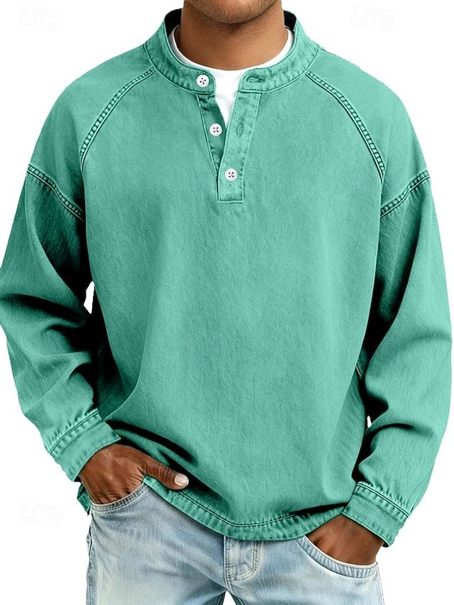 Pull henley manches longues délavé vert clair, encolure boutonnée, poignets côtelés