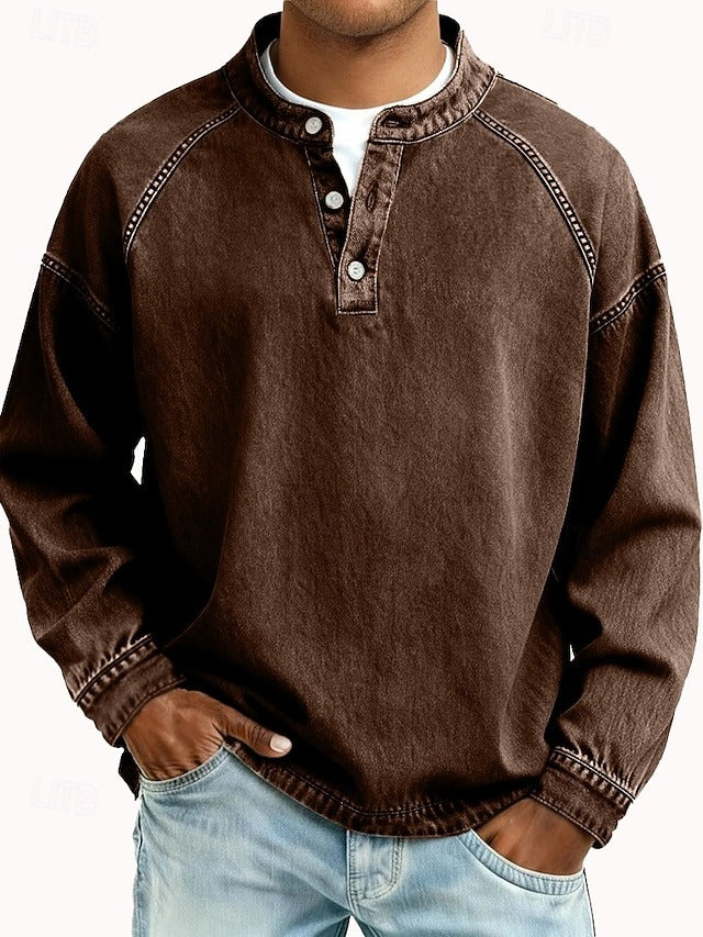Pull henley manches longues délavé brun, encolure boutonnée, poignets côtelés