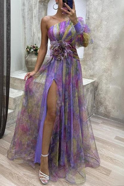 Robe longue asymétrique une épaule, corsage fleurie, violet à rayures vertes, fente