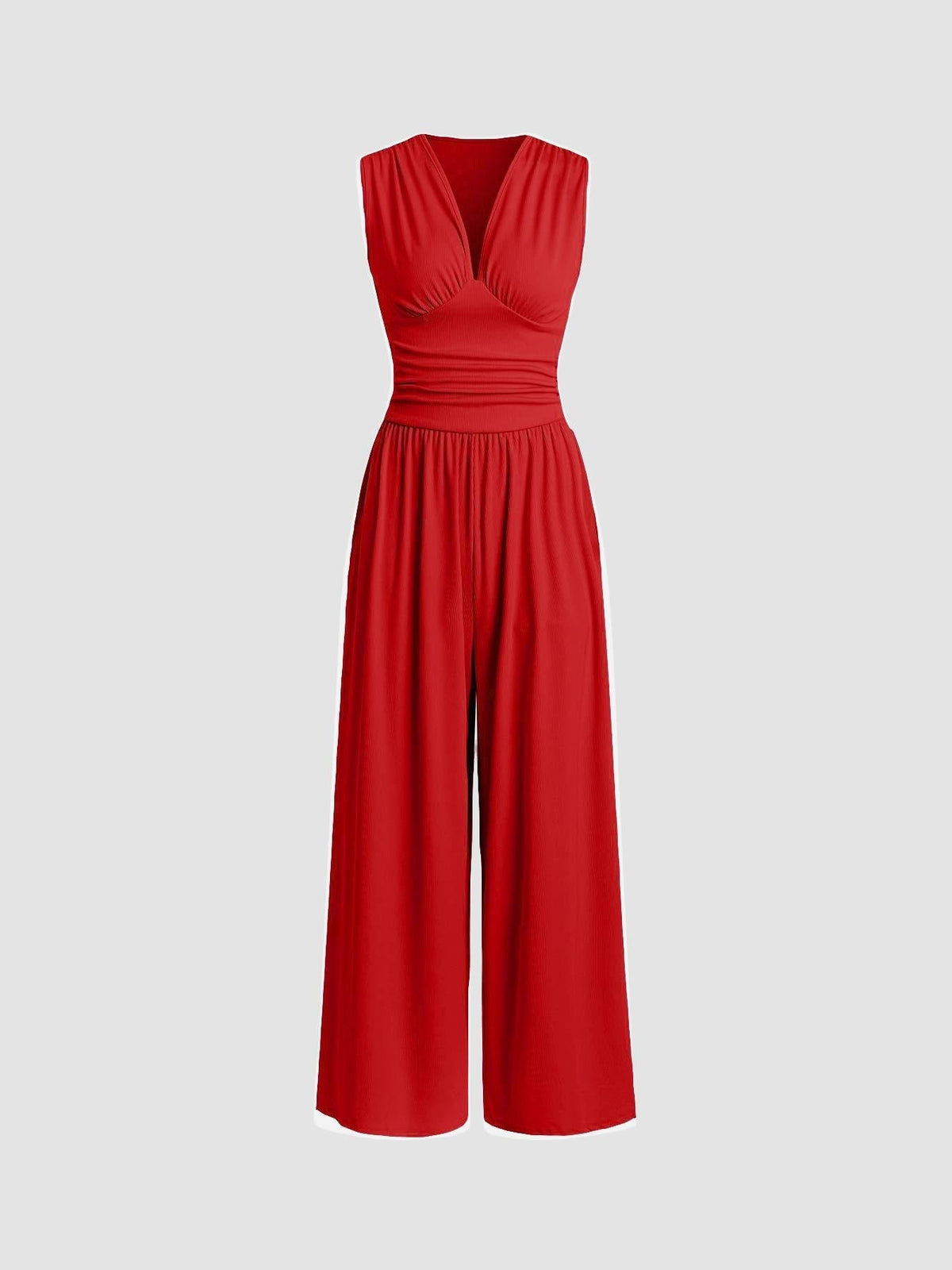 Combinaison pantalon rouge sans manches décolleté V, jambes larges et taille froncée.