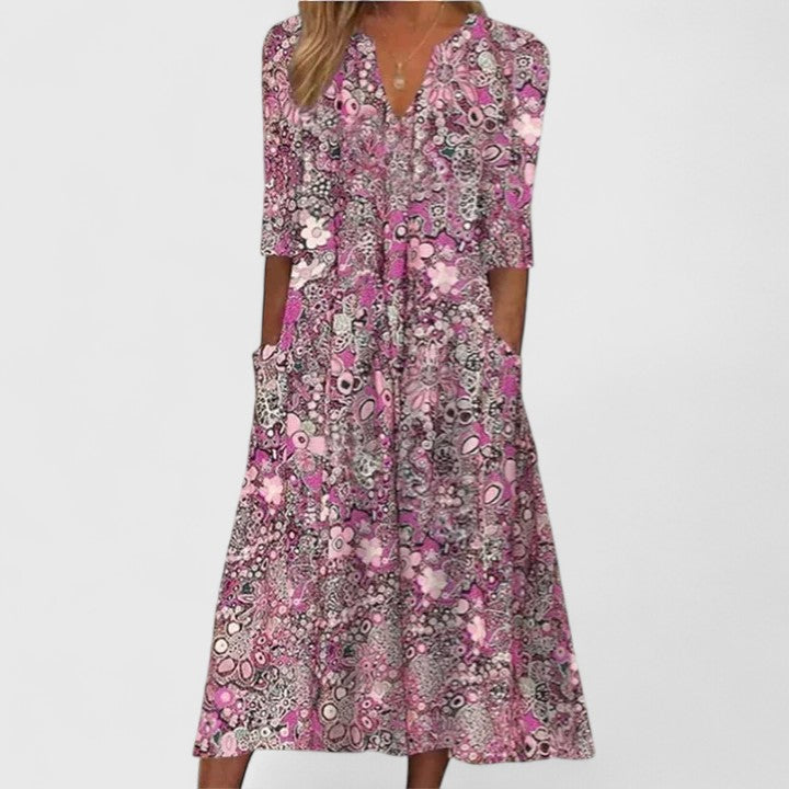 Robe d’été élégante Queenie rose à col V, manches trois-quarts, imprimé fleuri