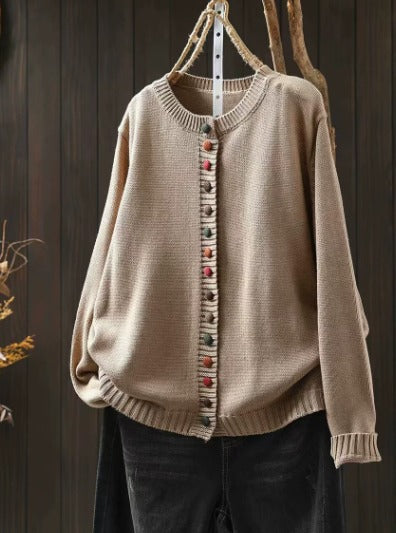 Gilet en maille beige à boutons colorés, manches longues et ourlet côtelé
