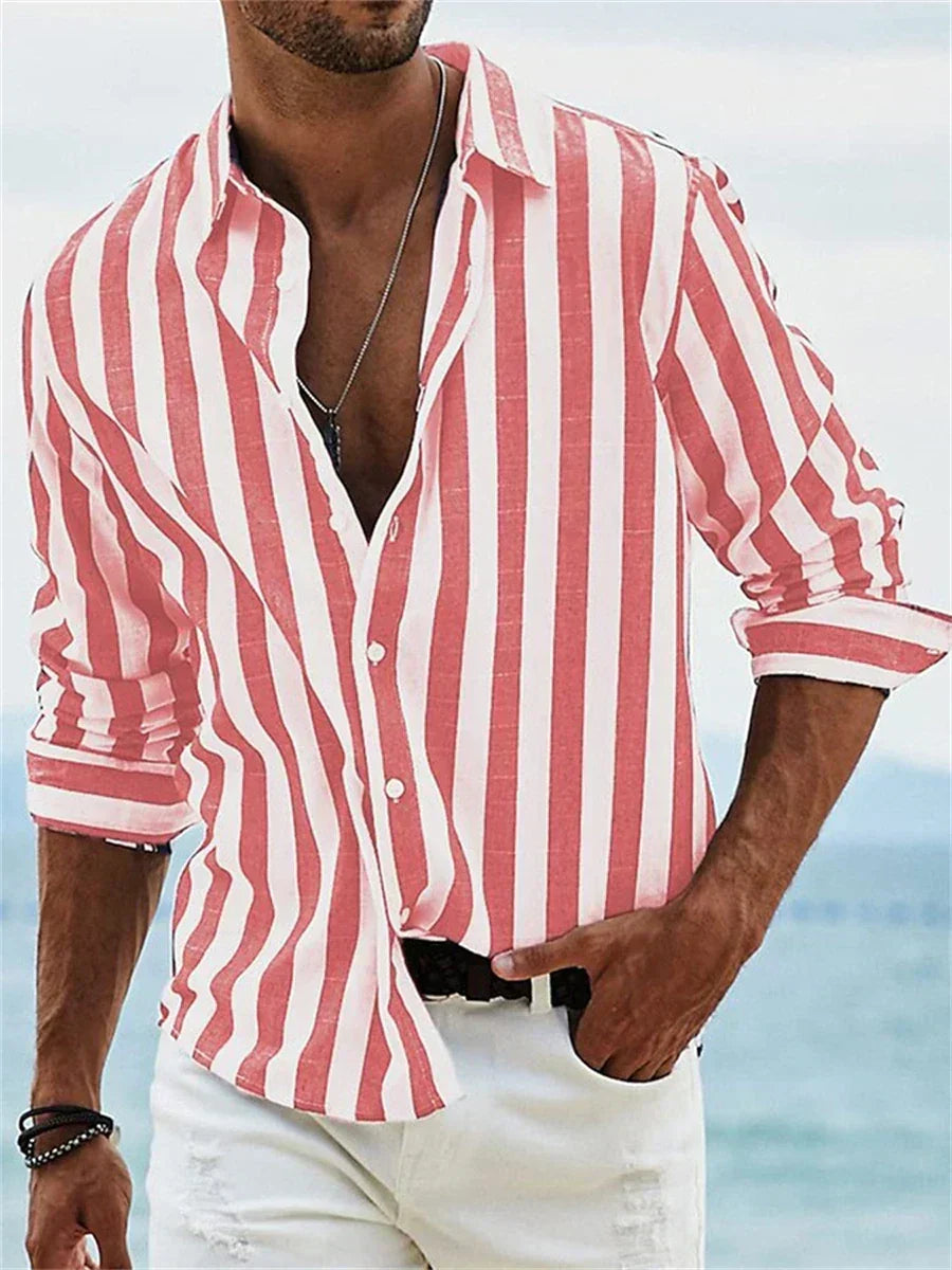 Chemise rayée légère rouge et blanc, col et boutonnière, manches retroussées