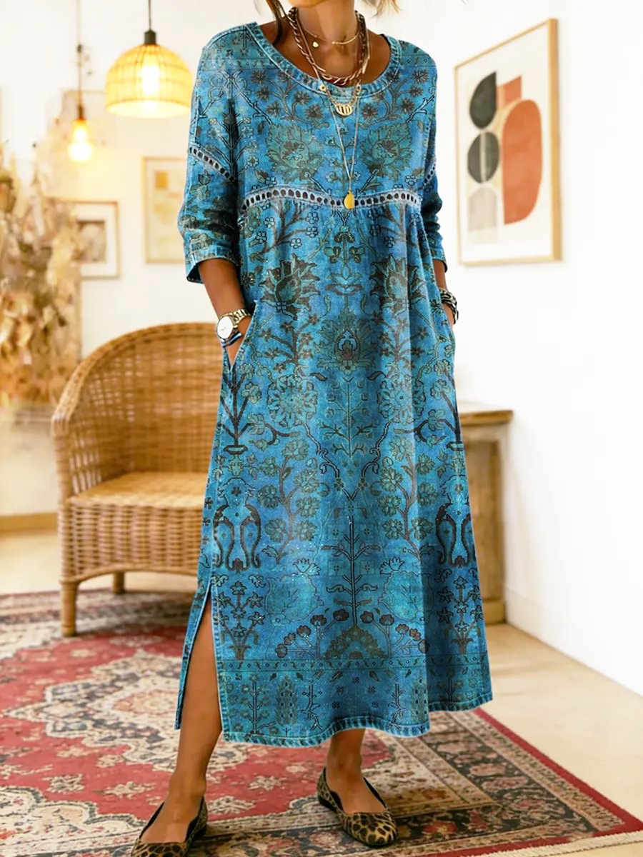Robe imprimée bleue à manches 3/4, encolure ronde, fente latérale