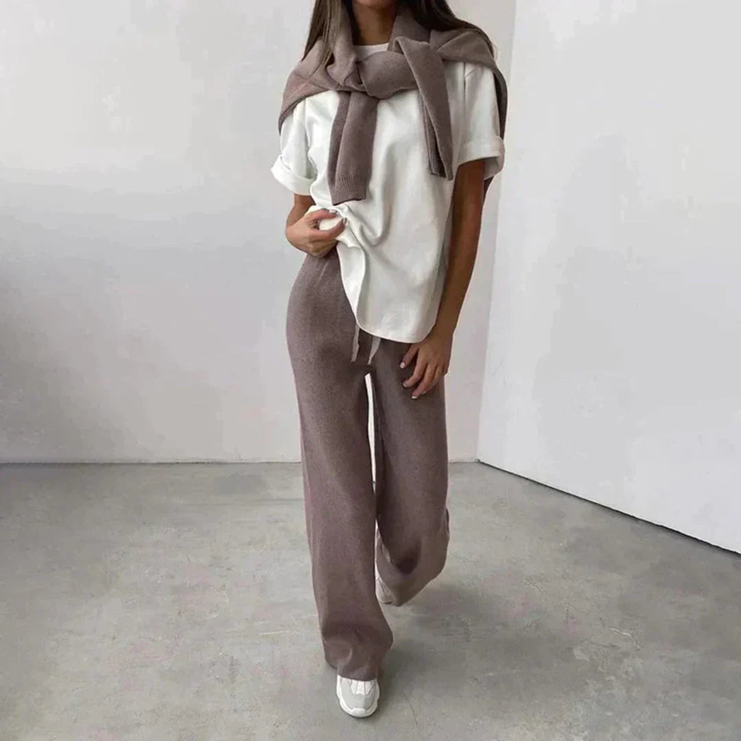 Ensemble pull col montant et pantalon de détente à taille élastique, tons taupe