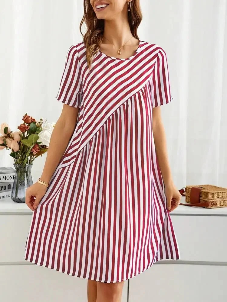 Robe d'été rayée rouge et blanche, encolure ronde, manches courtes évasées