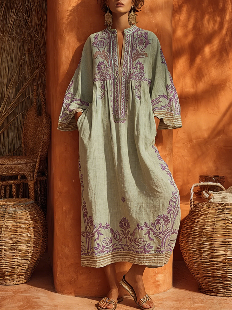 Robe longue vert sauge en lin, manches bouffantes, large bordure violette, motifs floraux