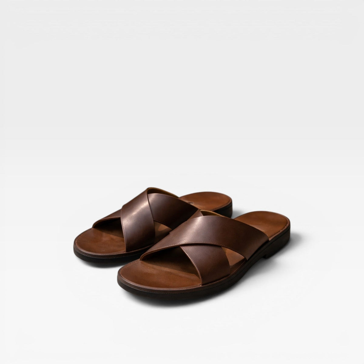 Sandales en cuir à brides croisées pour hommes – Style d'été confortable à enfiler