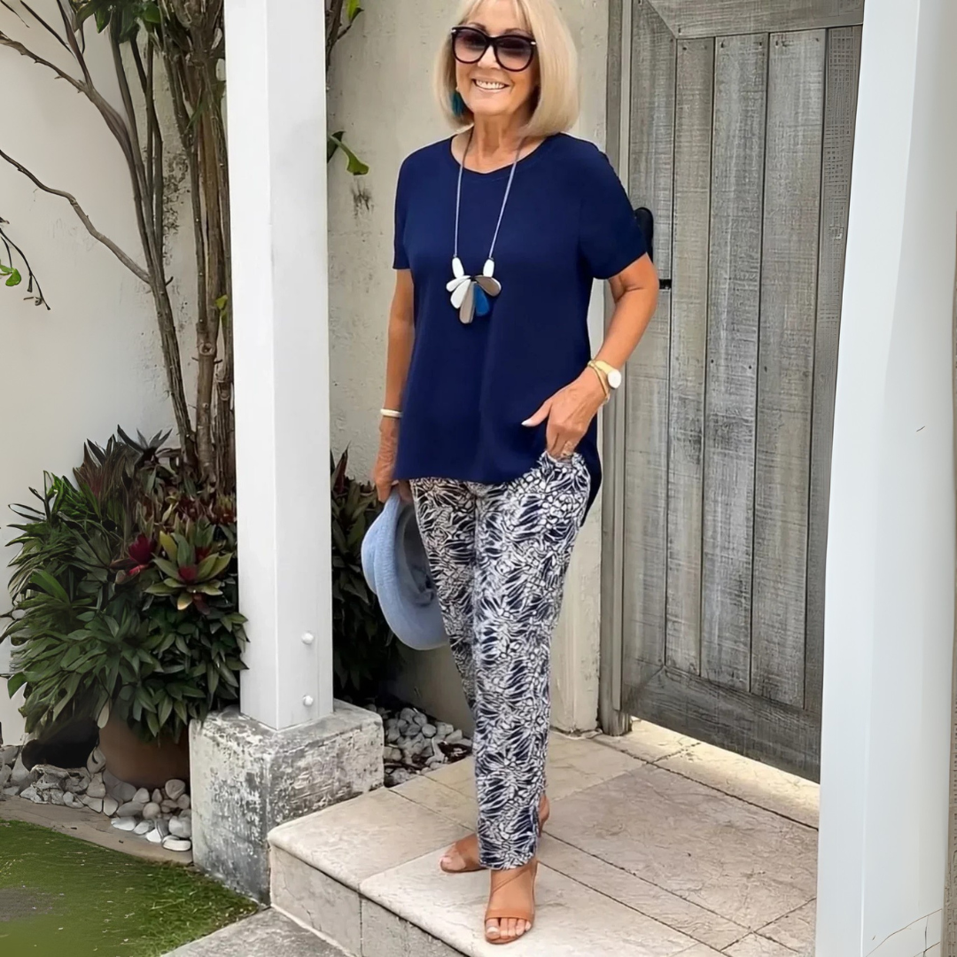 Ensemble tunique manches courtes bleu marine et pantalon stretch à motif bleu et blanc