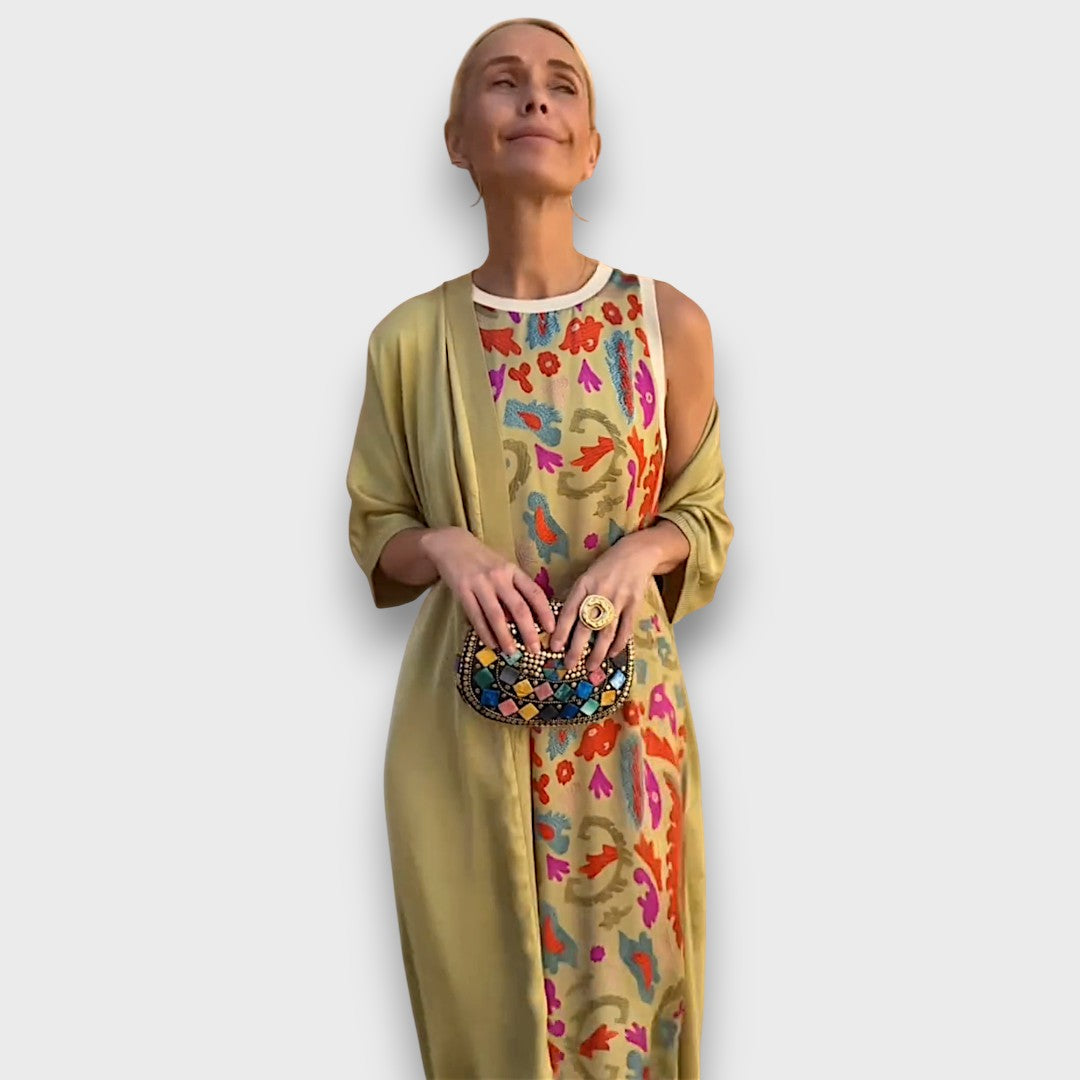 Robe longue imprimée multicolore, avec cardigan olive drapé sur les épaules