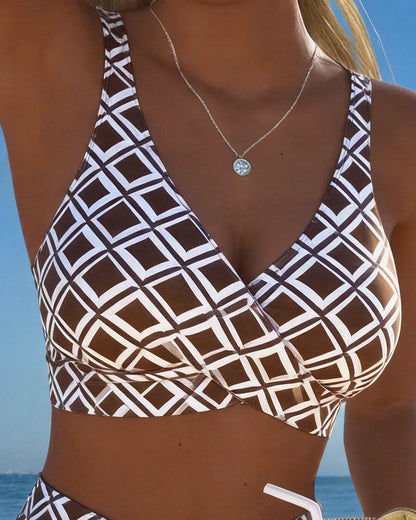 Haut de maillot de bain à motif losanges noir et blanc, décolleté en V