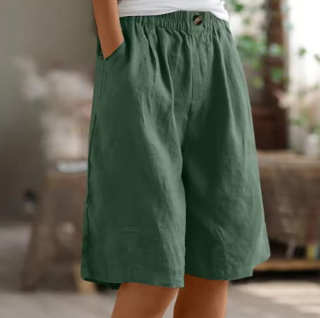 Short en coton vert, taille élastique et bouton